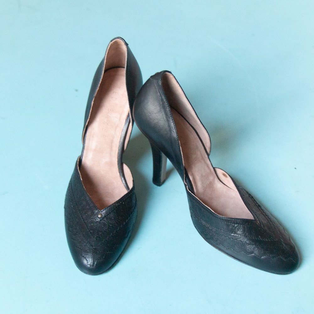 Ted Baker Black Genuine Leather Embossed Stamped Floral Heel Pumps Sz 9